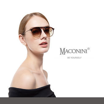 هازل شفاف است